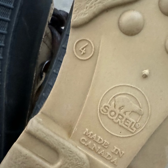 Sorel badger snow boots size 4 - Picture 10 of 10